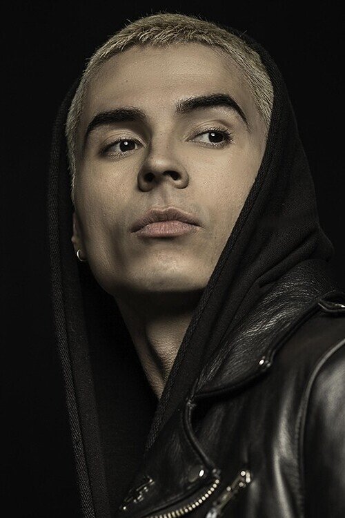 Reykon's picture in the cast