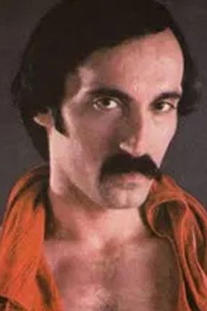 et billede af Nick Poulos