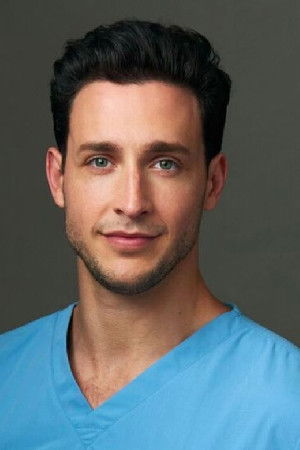 et billede af Mikhail Varshavski