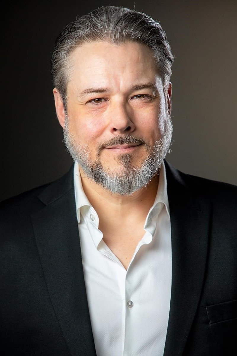 et billede af Matty J Murillo