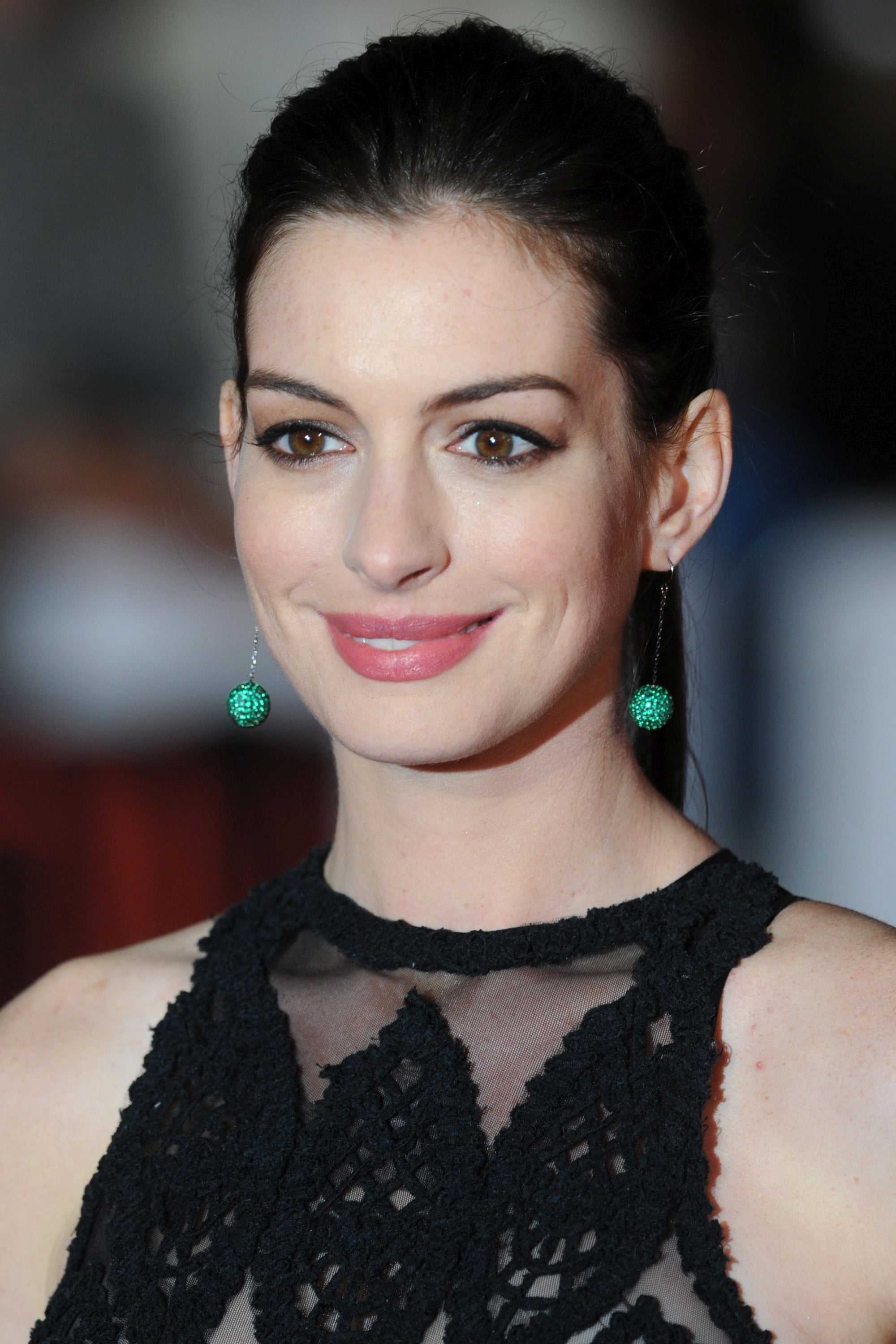 Anne Hathaway: filmography and biography on movies.film-cine.com