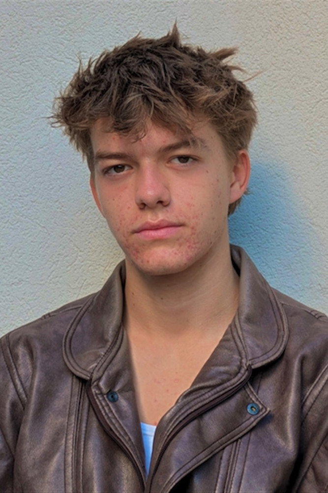 Profile Noé Houssard with character Oscar