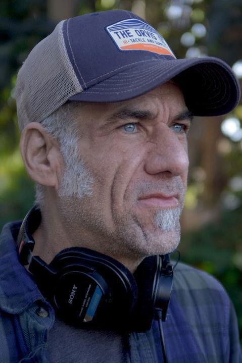 et billede af Tom E. Brown