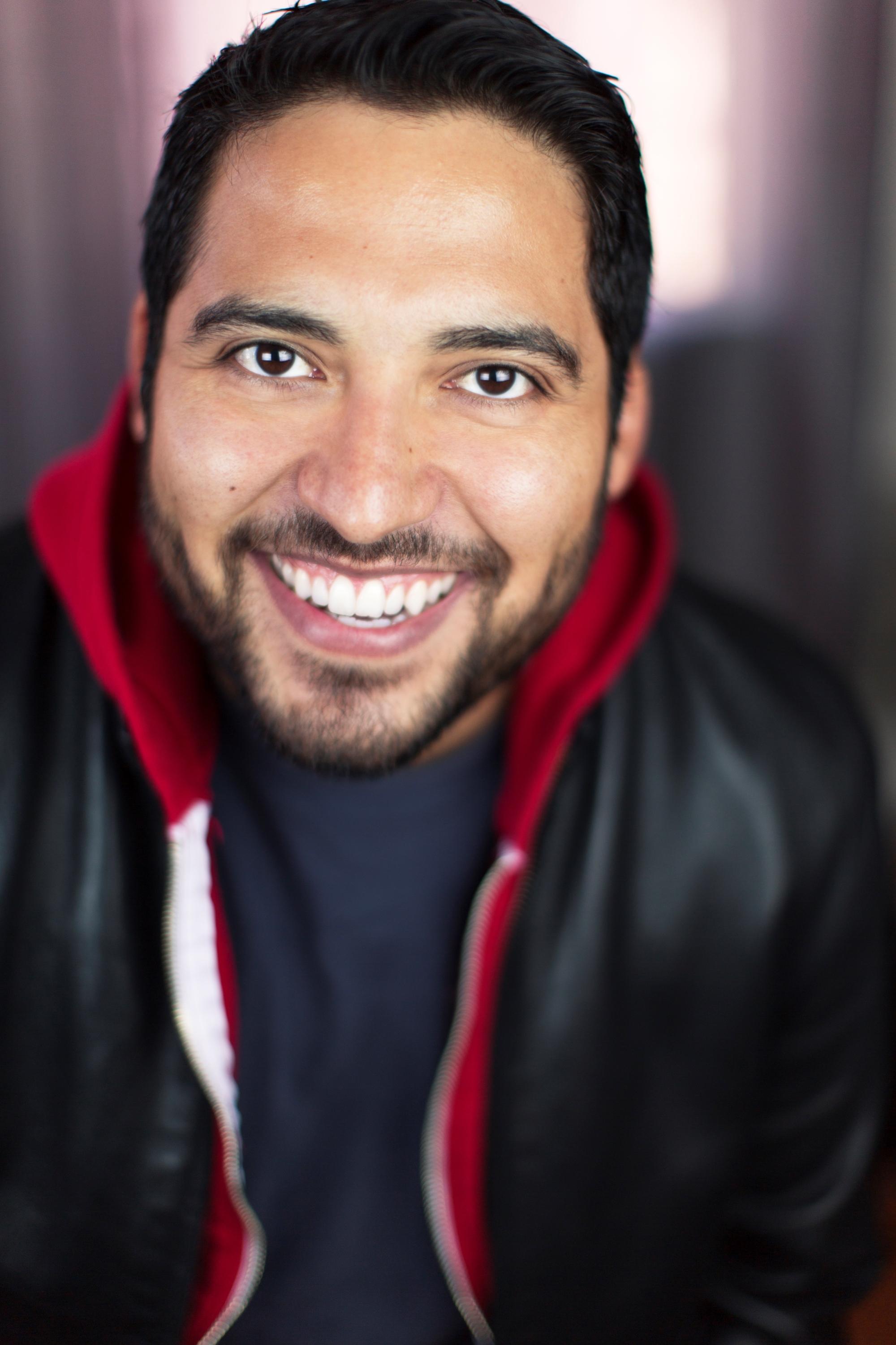 et billede af Ray Reynaga