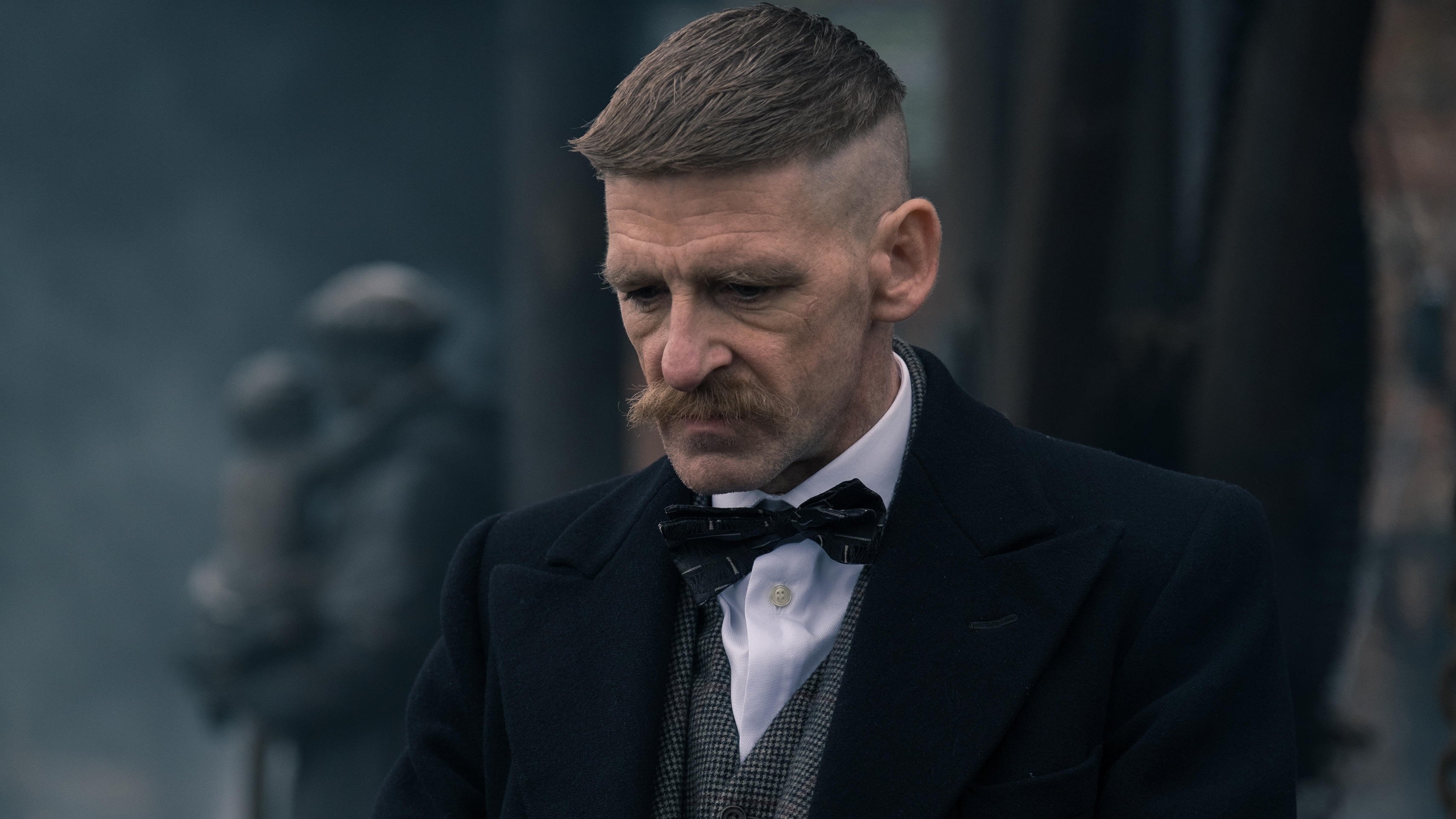 Peaky Blinders: Sangue, Apostas e Navalhas: 5 × 4.