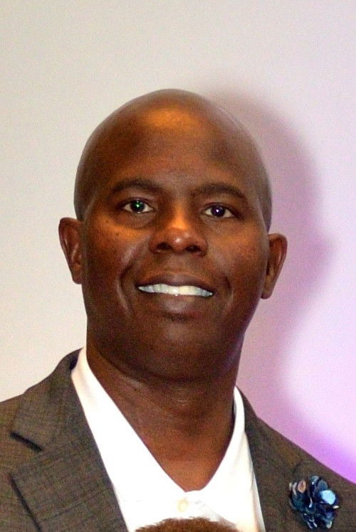 et billede af Warren Patterson Jr.