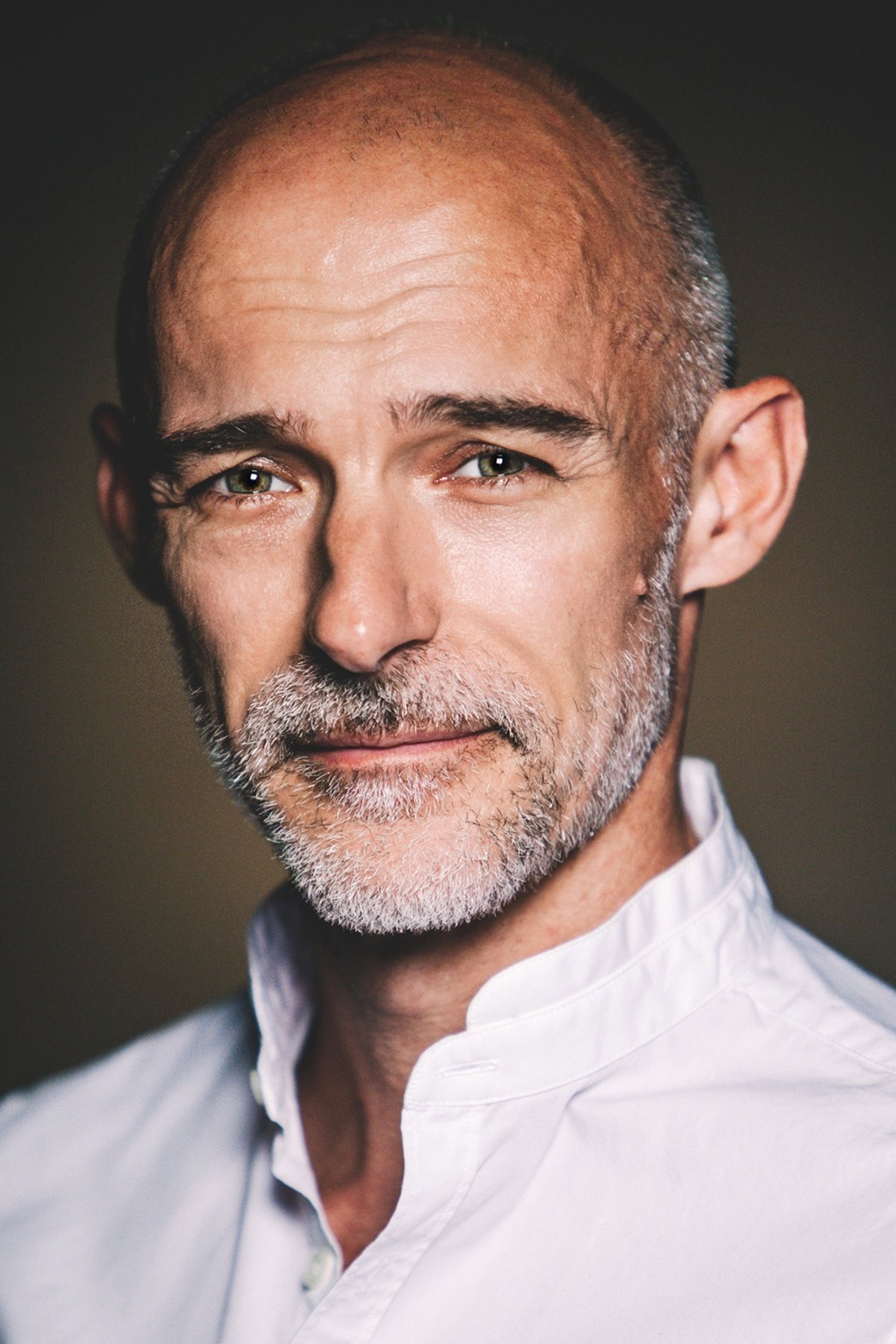 et billede af James Burke