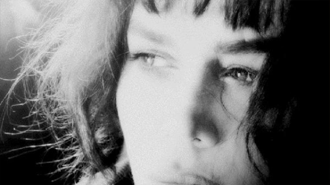 The Little Sparrow (1979)