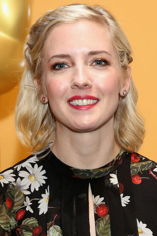 et billede af Katie Dippold