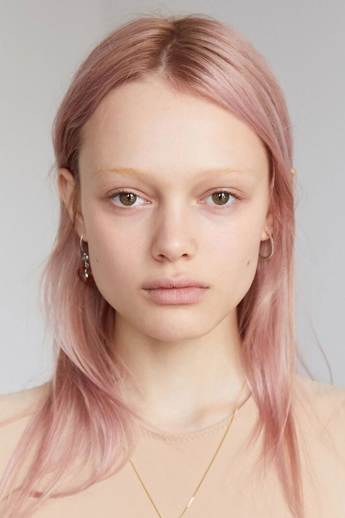 et billede af Simona Kust