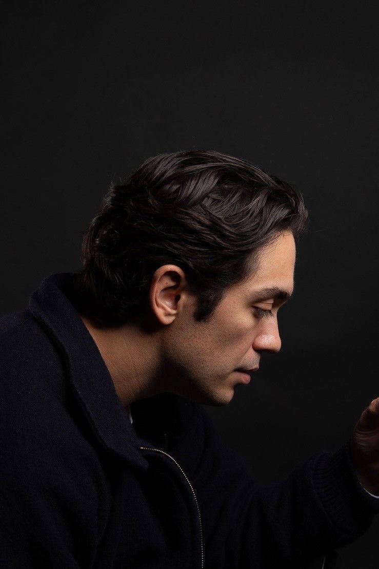 et billede af Justin J. Russo