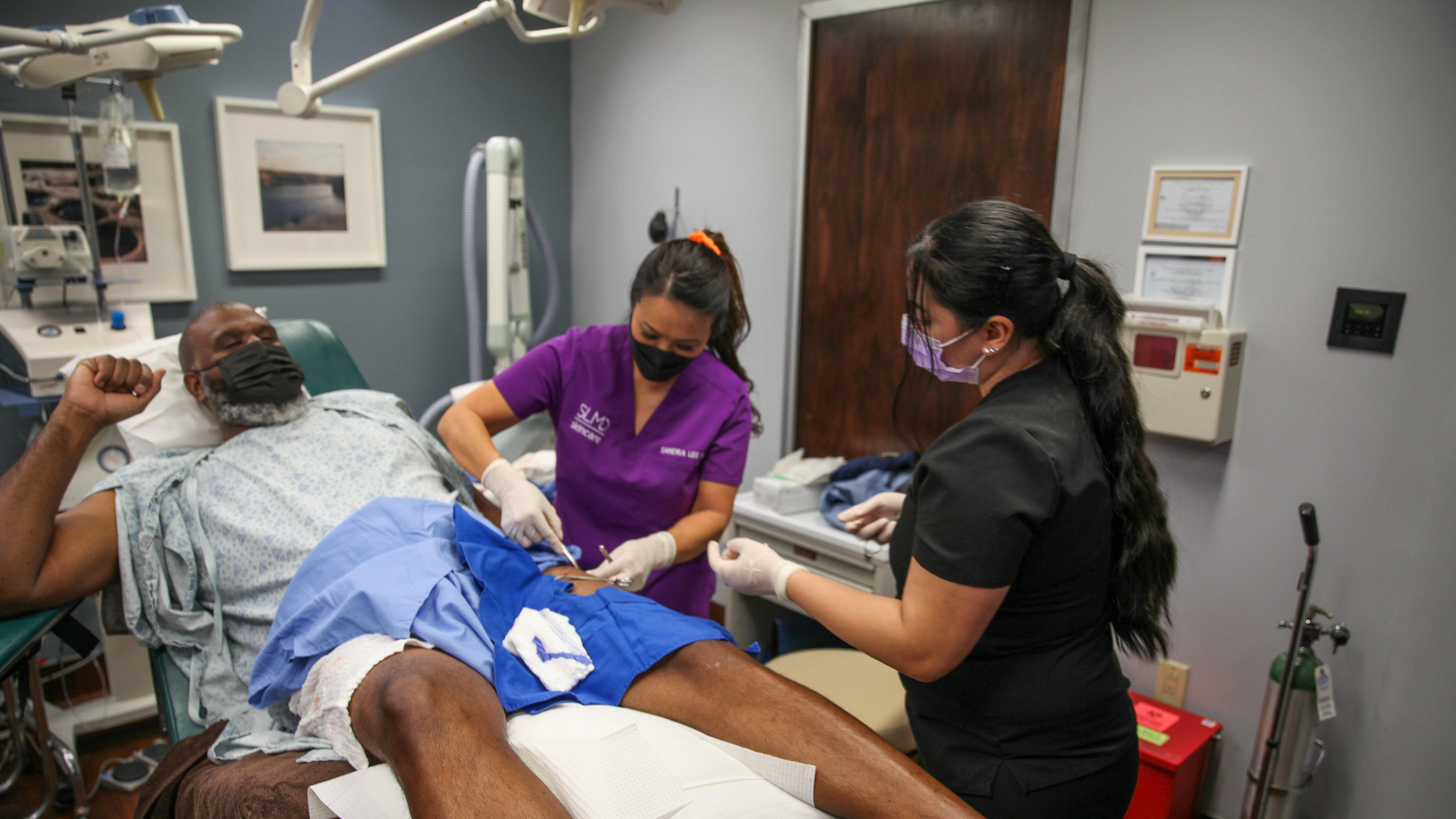 Dr. Pimple Popper - Épisode 9