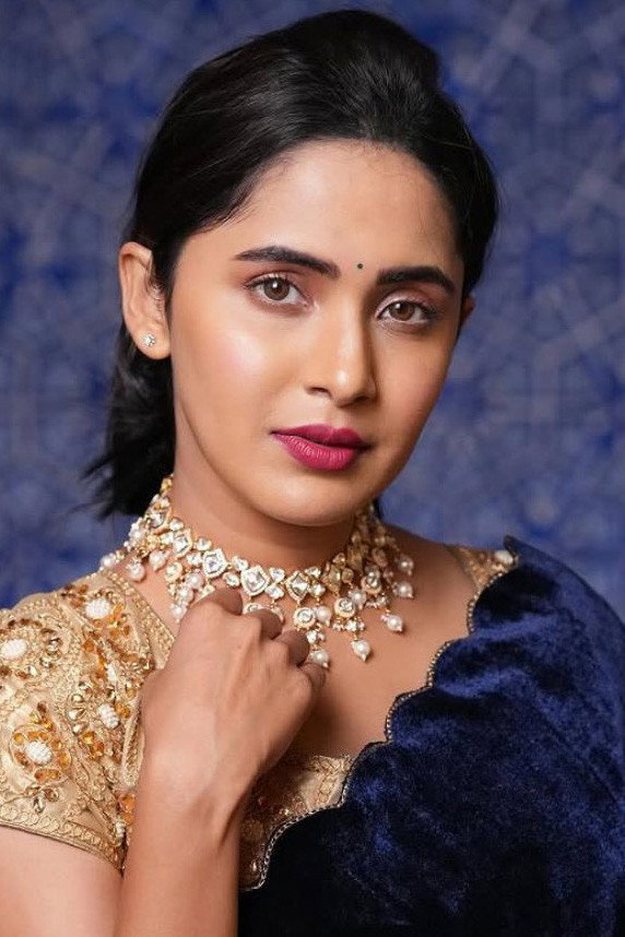 Anushka Sarkate fotograf 2