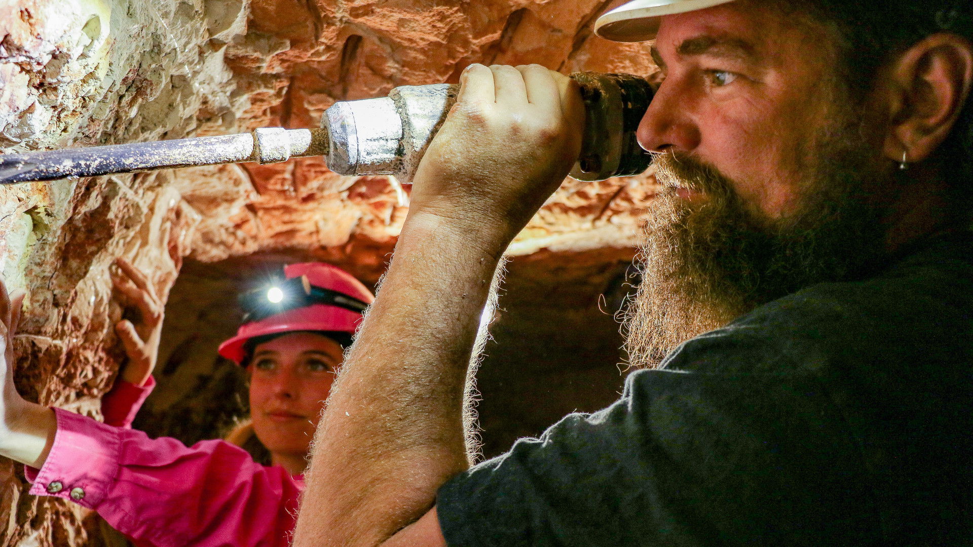 Outback Opal Hunters S12E05 backdrop