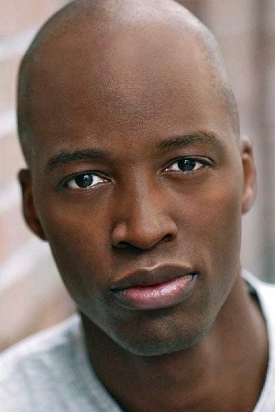 et billede af Rotimi Paul