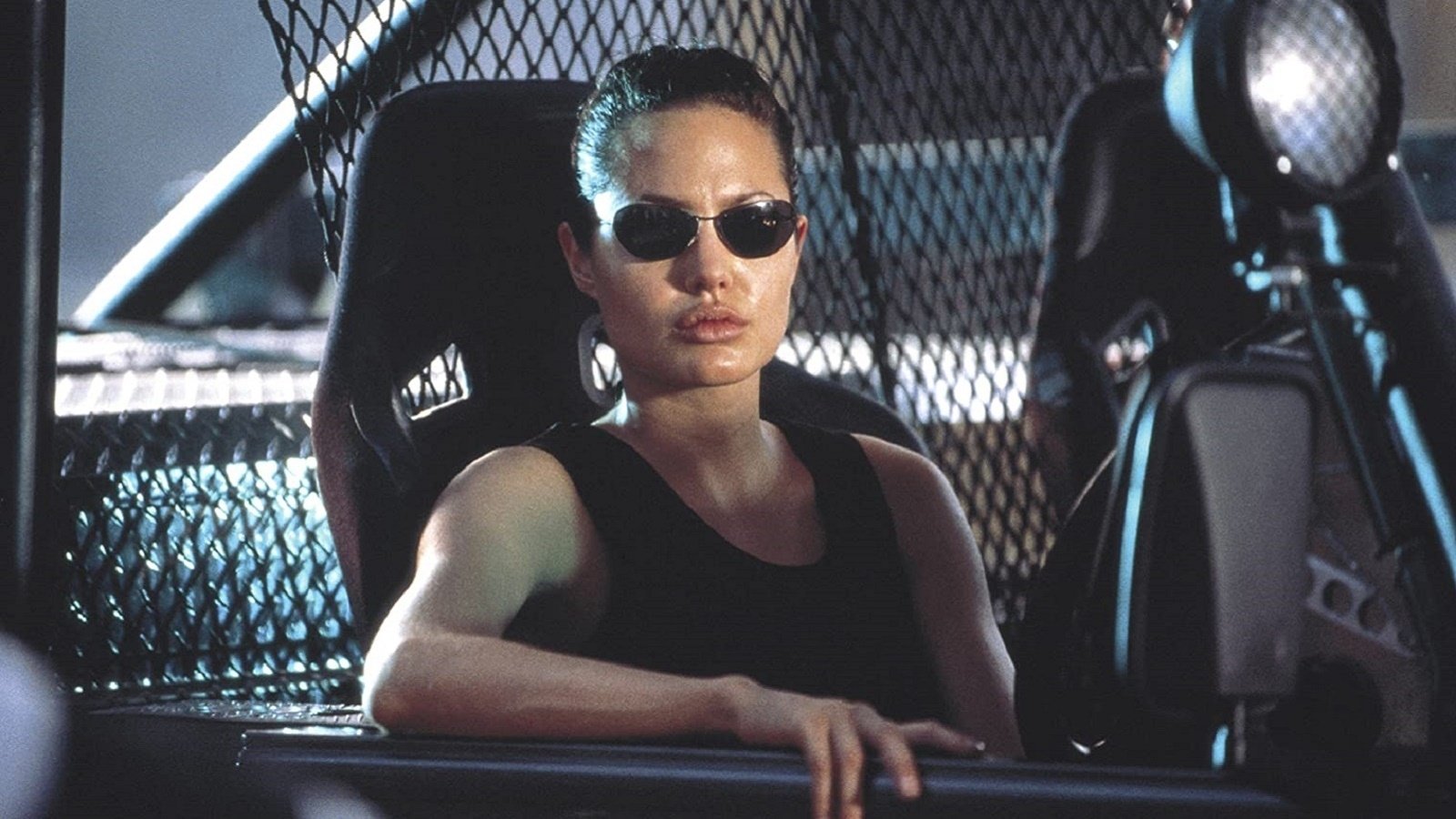 Lara Croft Tomb Raider 2001 Hdrip Movie Watch Online Tamildeluxe