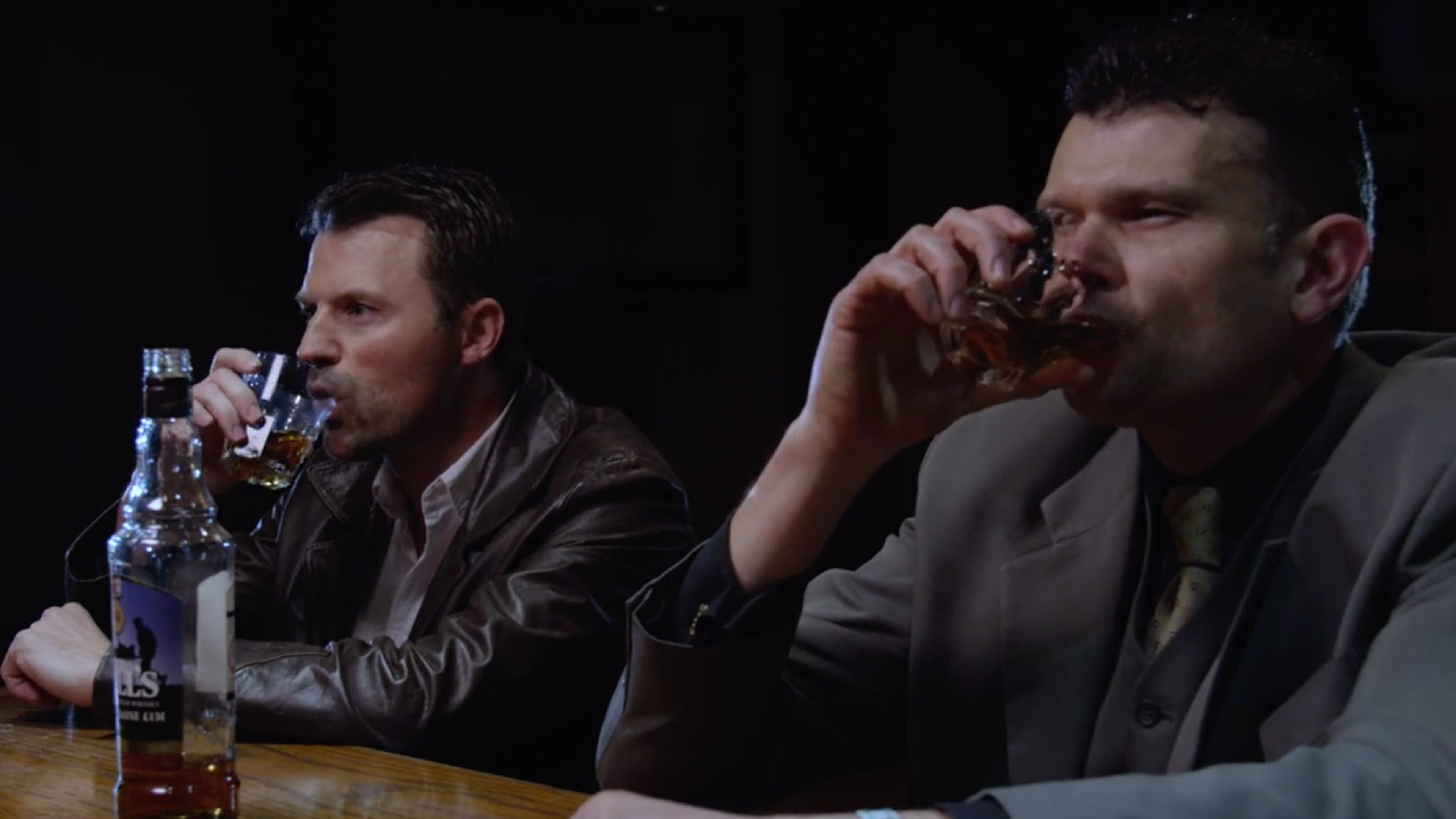 Imagem do Filme 100 Bullets