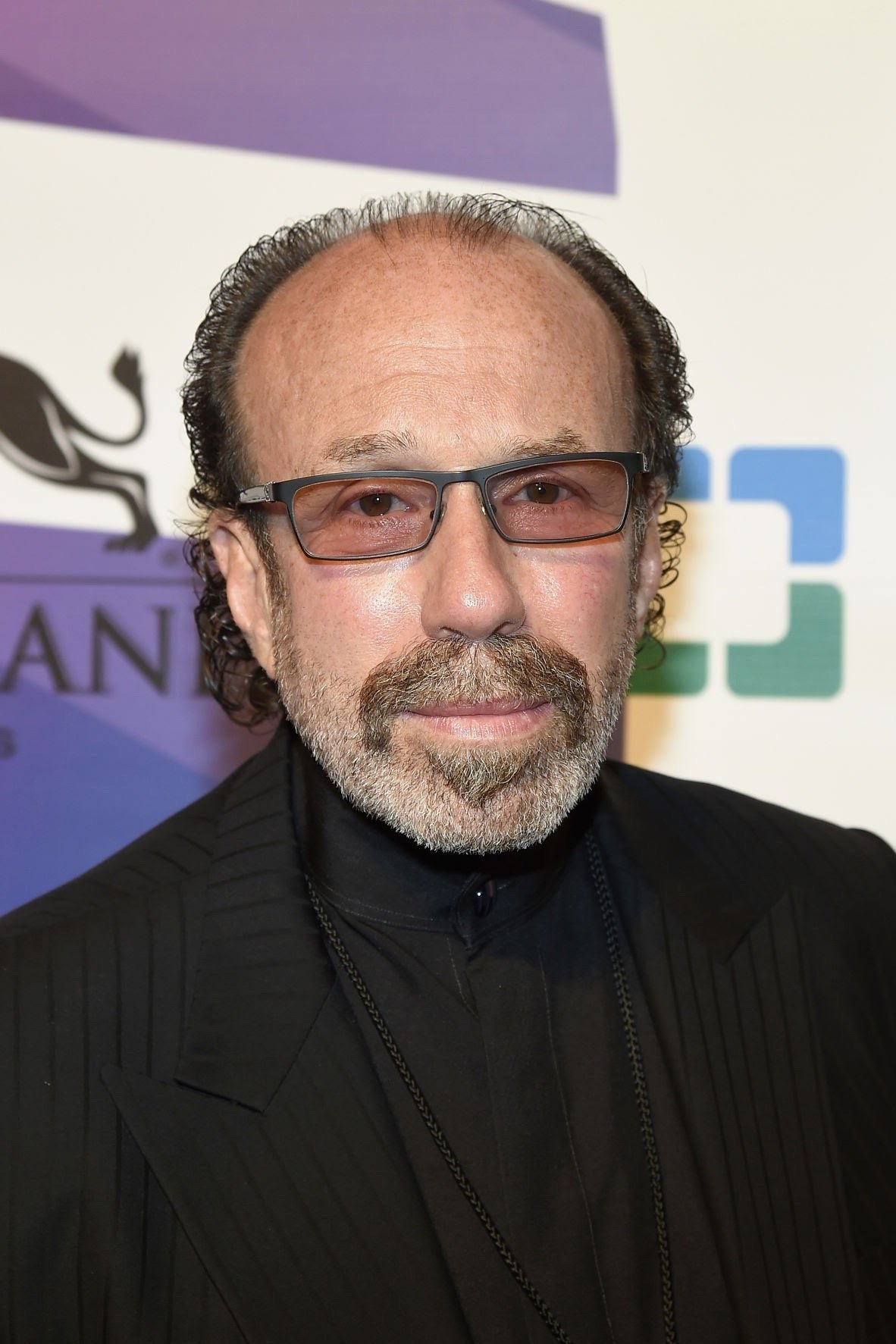 et billede af Bernie Yuman