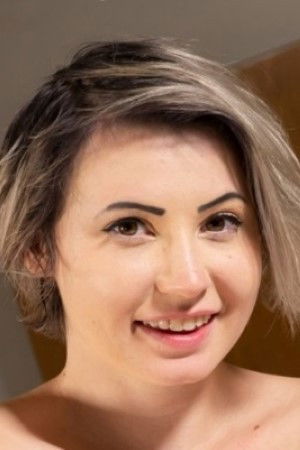 et billede af Cara May