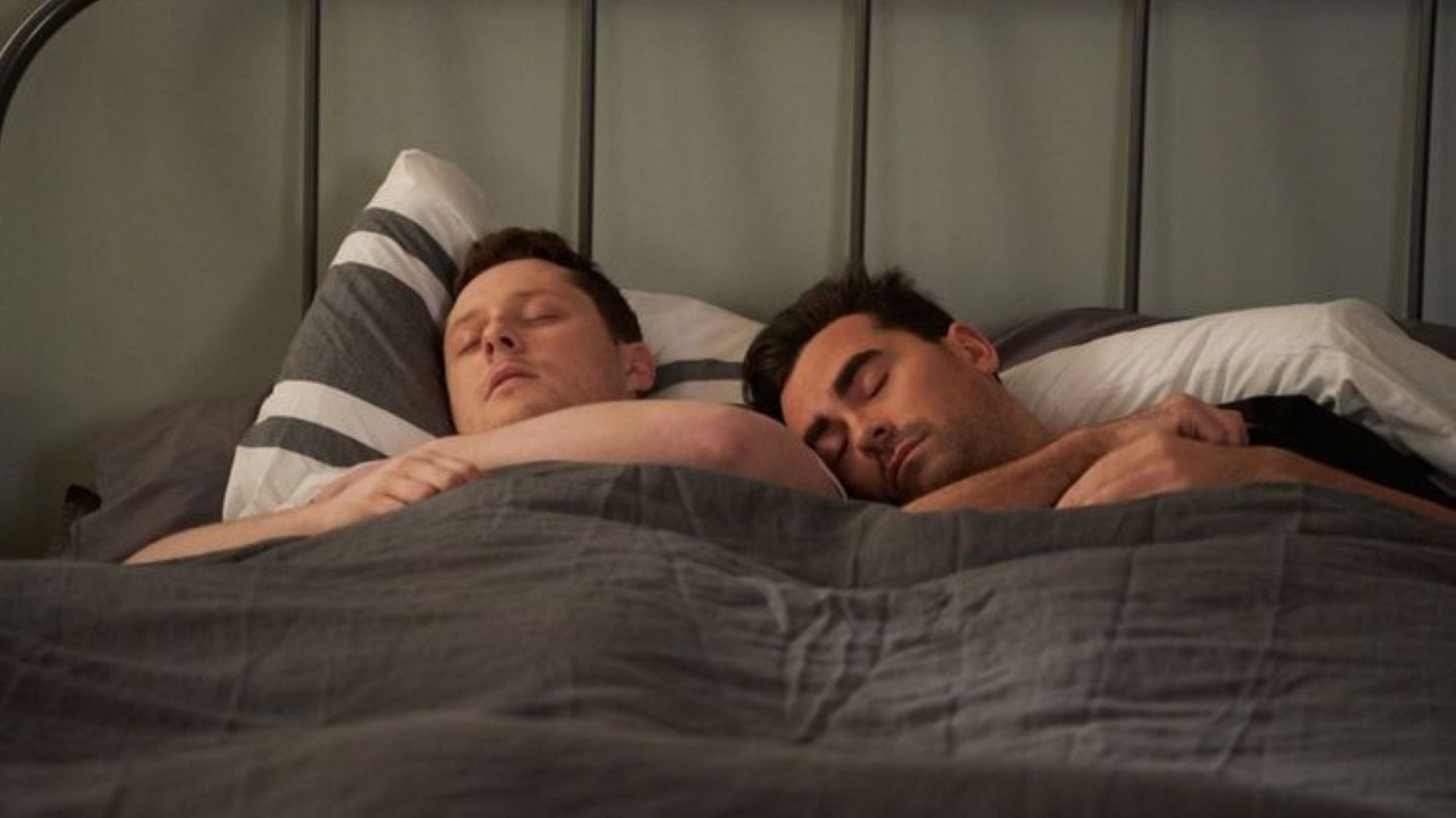 Schitt's Creek - Season 0 Episode 4 : Wake Up With The Schitt's: Cheese Sculptures