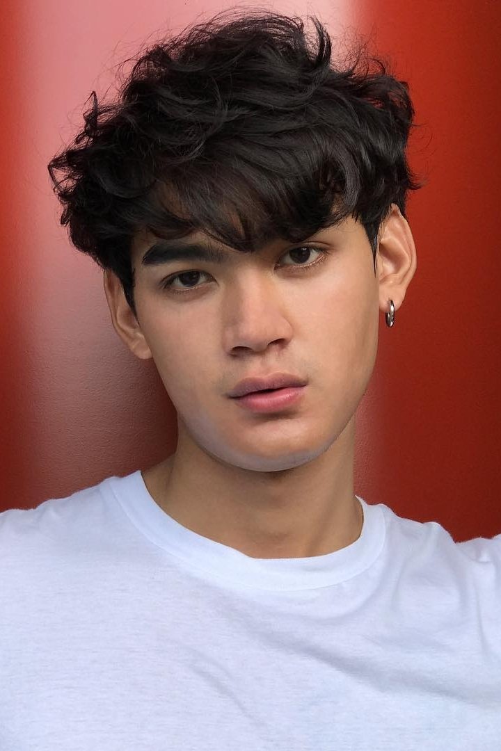 Gun Nakharin Phanwong's picture in the cast