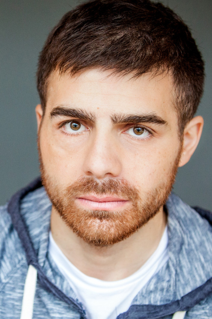 et billede af Amir Sám Nakhjavani