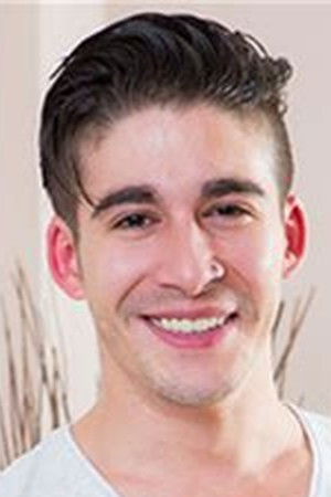 et billede af Adrian Dimas