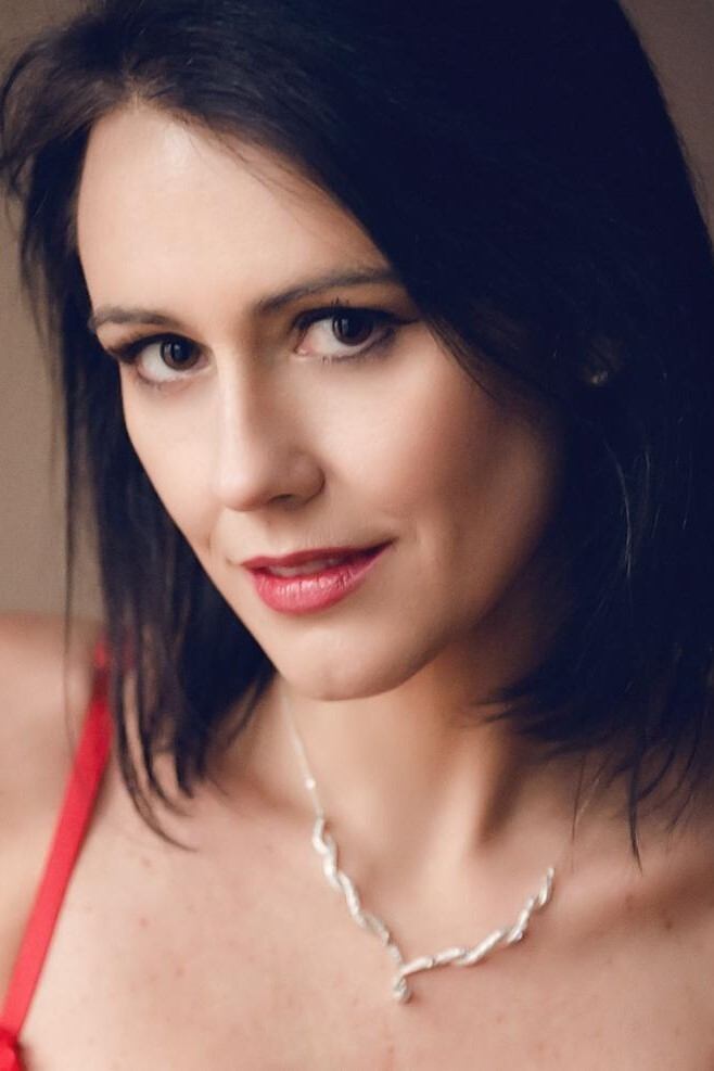 Carmen Patterson's picture in the cast
