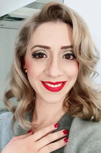 et billede af Eleni Sidera