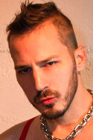 et billede af Chris Yosef