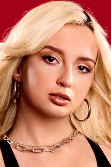 et billede af Lexi Lore