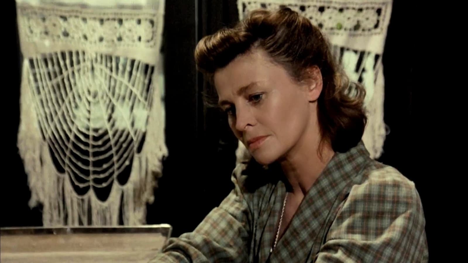 Miss Mary (1986)