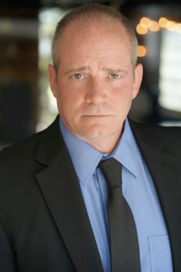 et billede af Stephen Royal Phillips