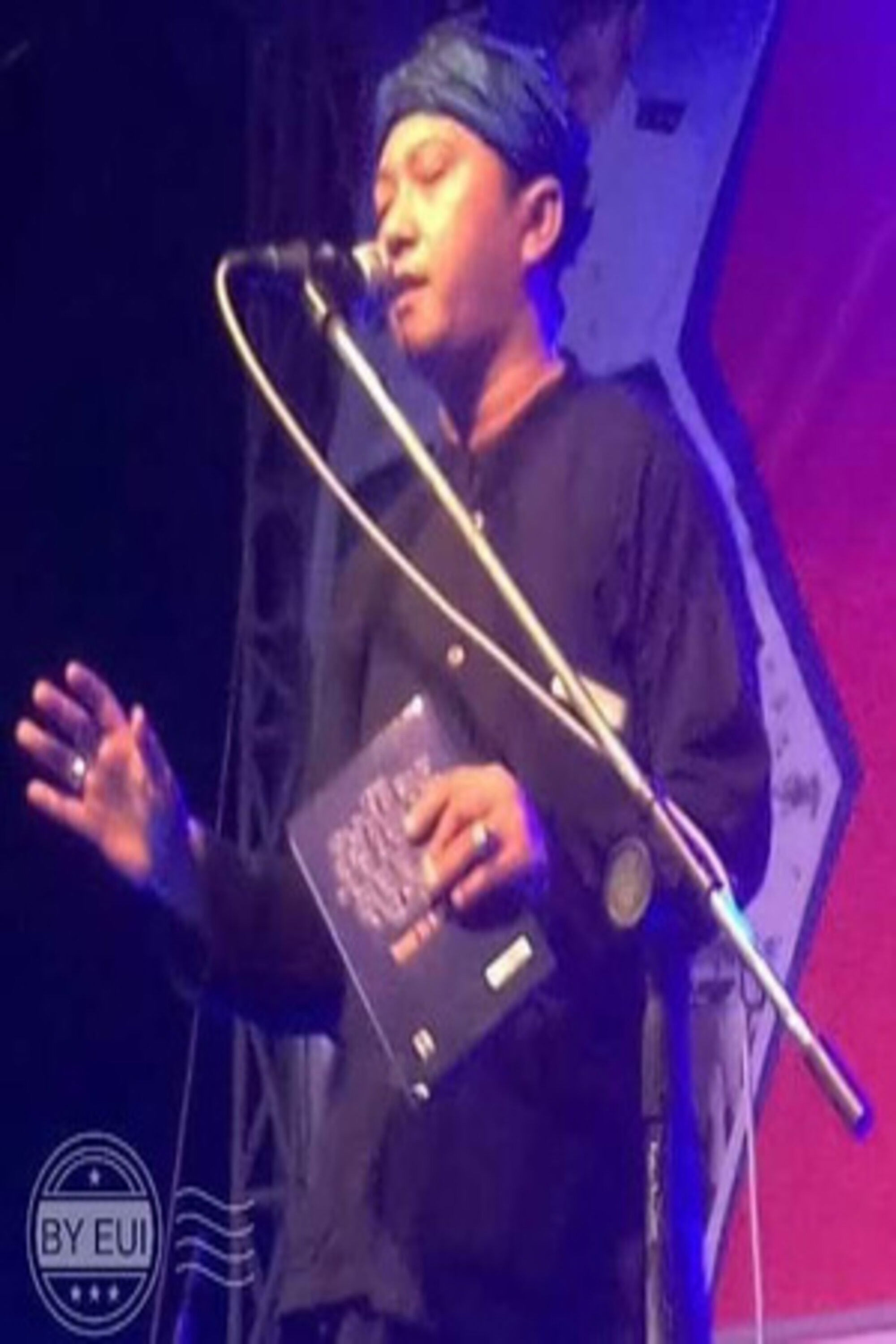 et billede af Dhanny Saman