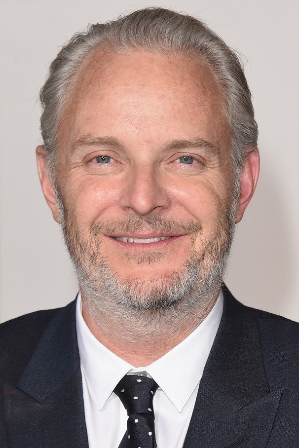 et billede af Francis Lawrence