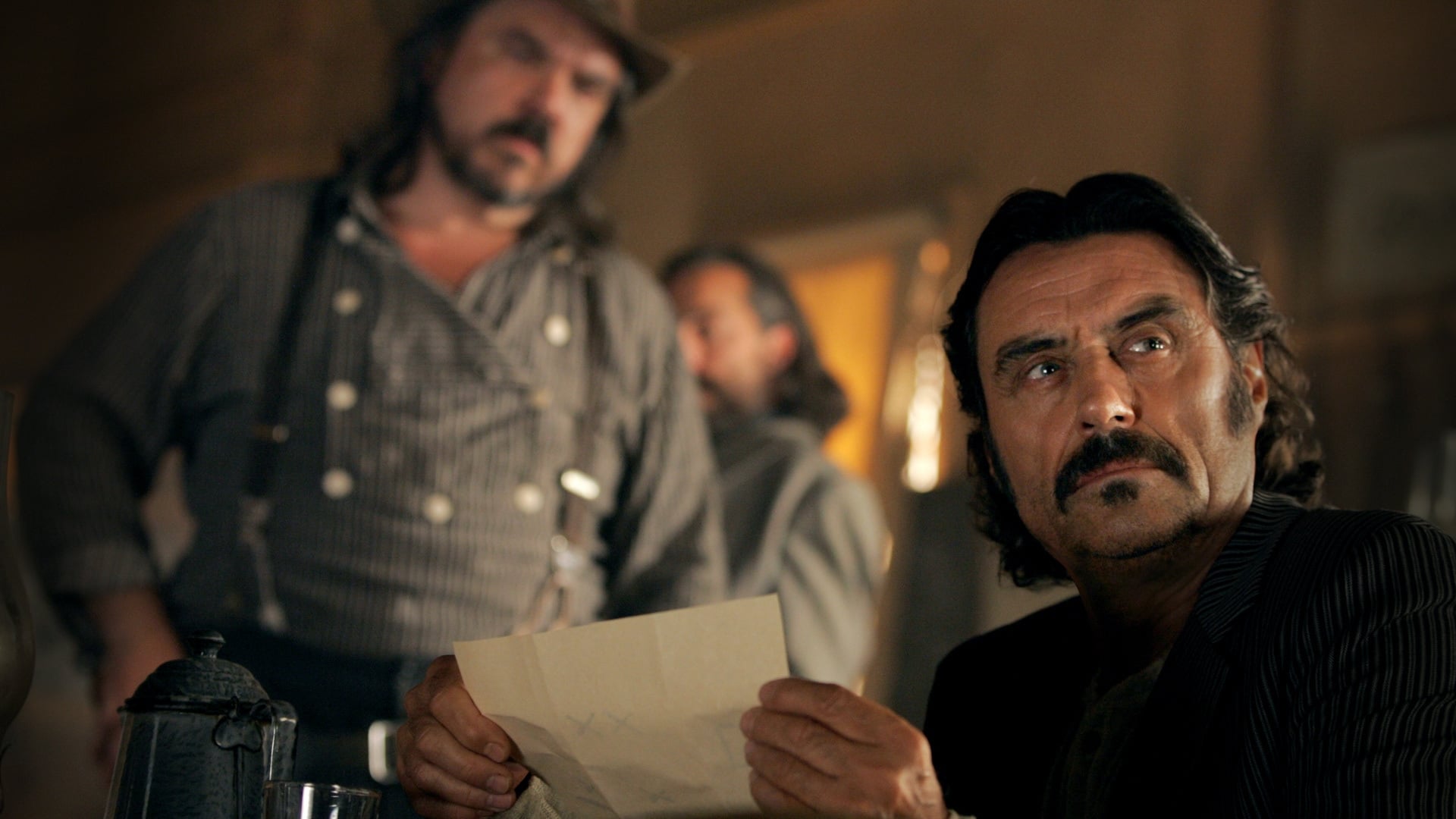 Image avec Ian McShane pymyjzbrk53uykxipmqwewupghejpg