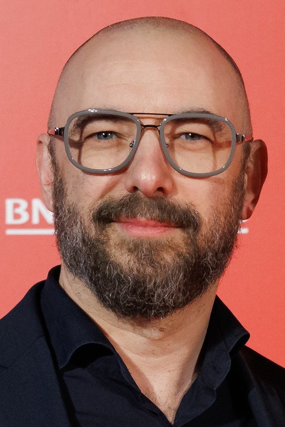 et billede af Michaël R. Roskam