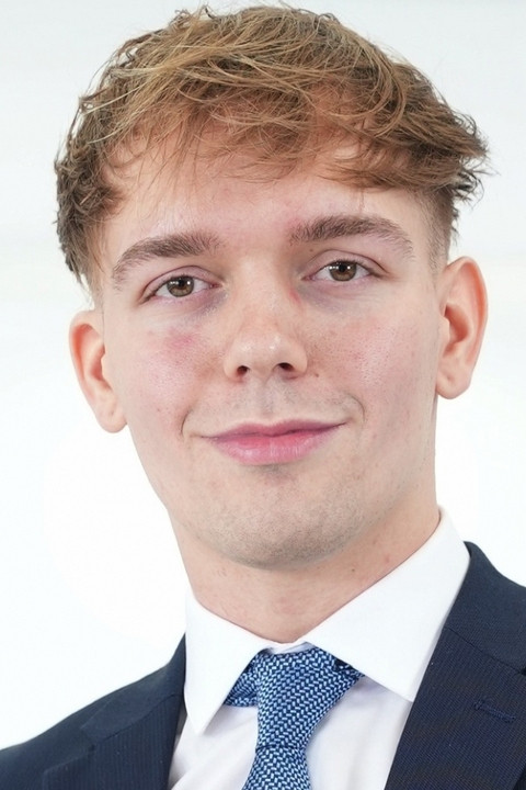 et billede af Joshua Lewis