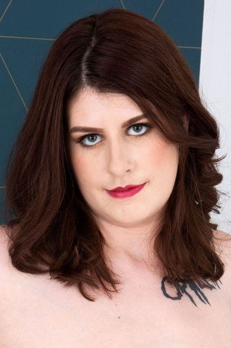 et billede af Veronica Bow