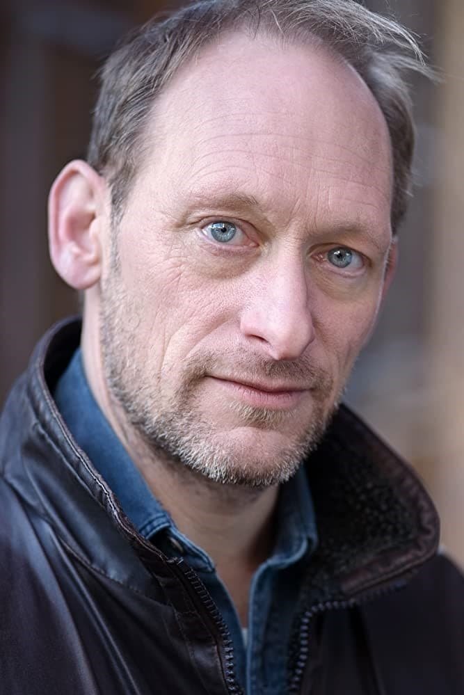 et billede af Eric Colvin