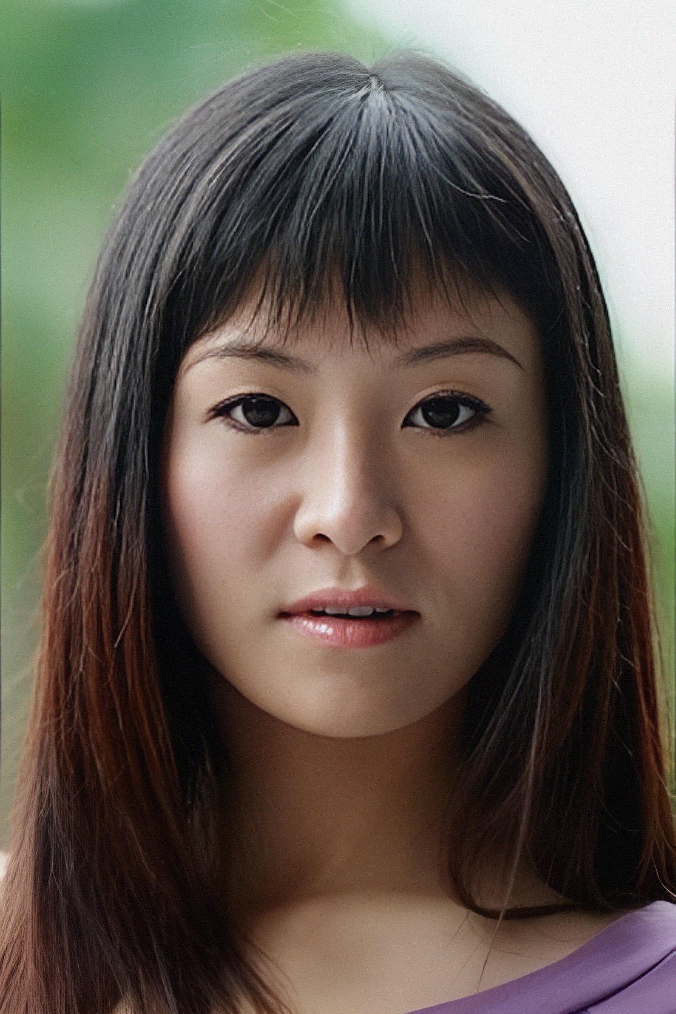 Yoki Man Si-Kei as Female Passerby Robbed of Hand Bag