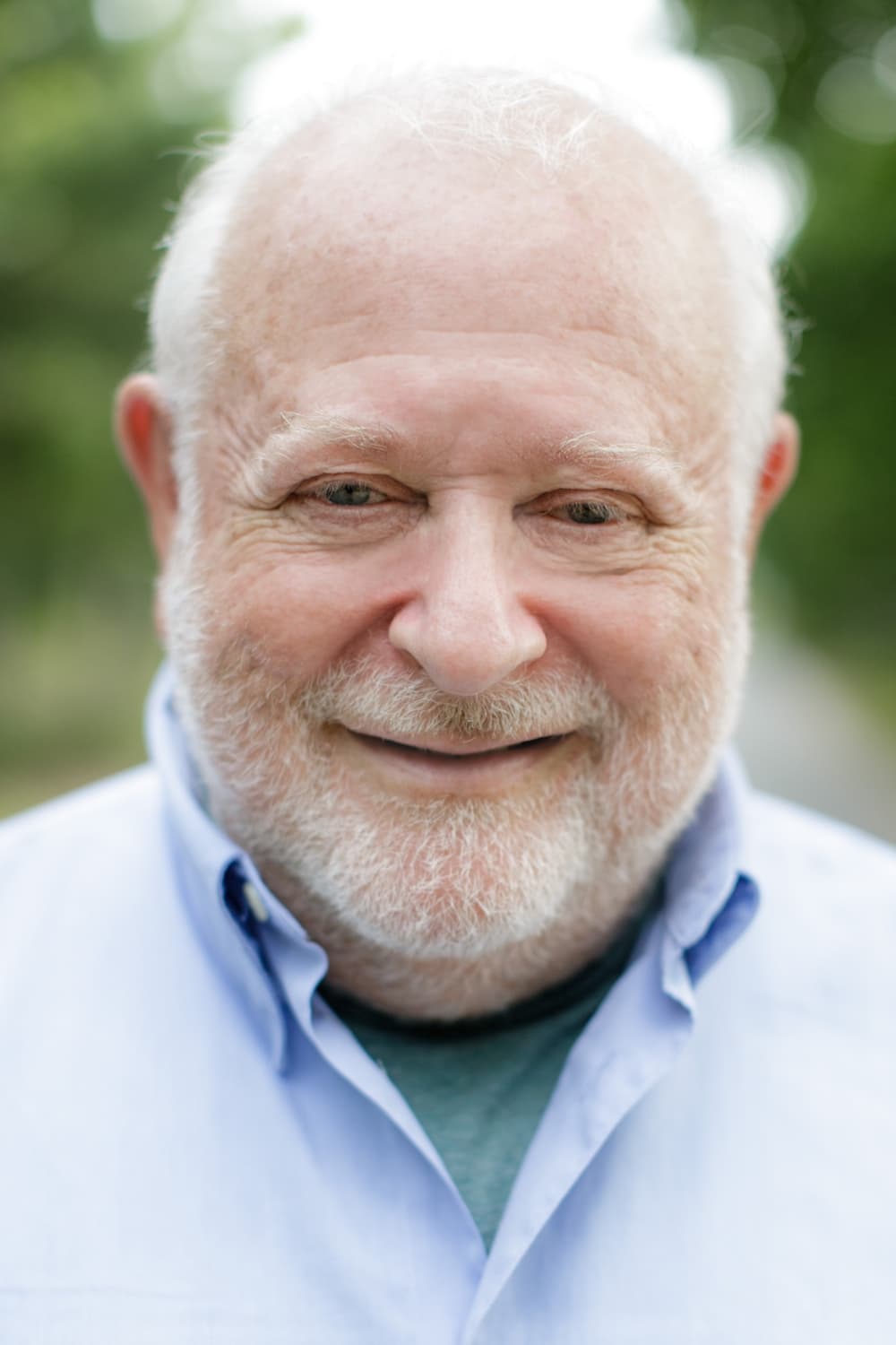 et billede af Jonathan Lynn