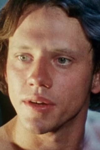 et billede af Spender Travis