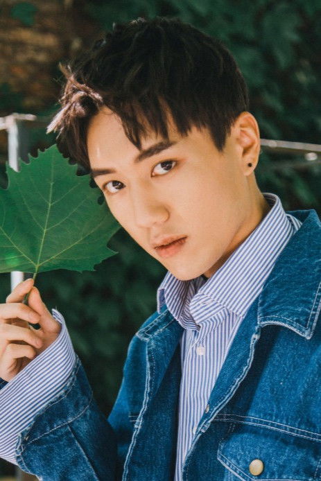 et billede af Jiang Yicheng