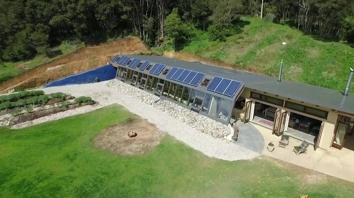 Grand Designs New Zealand Season 1 :Episode 2  Earthship
