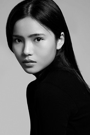 Lý Hồng Ân's picture in the cast