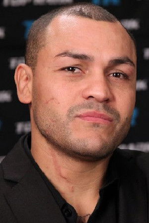 et billede af Mike Alvarado