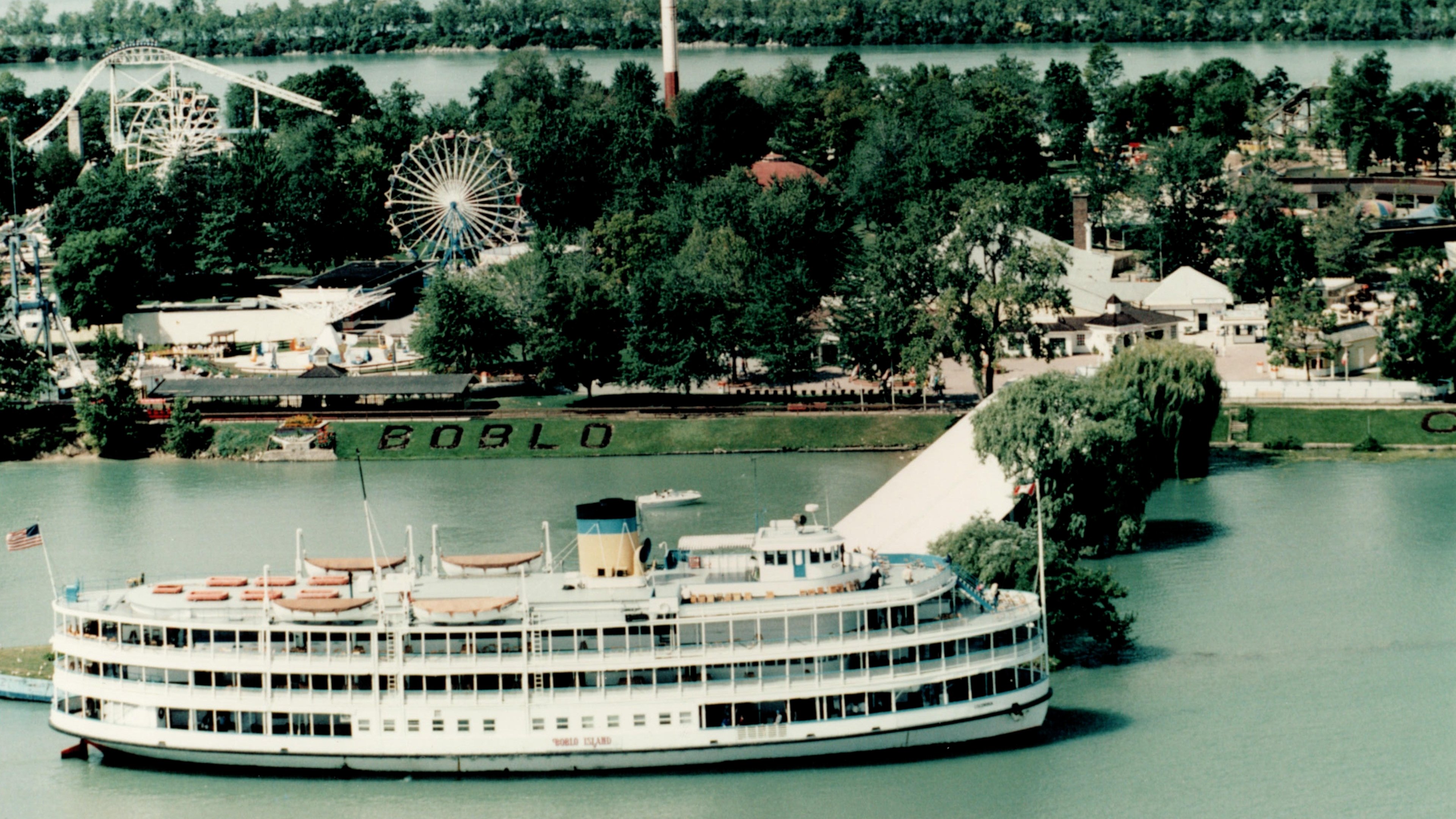 Boblo Boats: A Detroit Ferry Tale (2021)