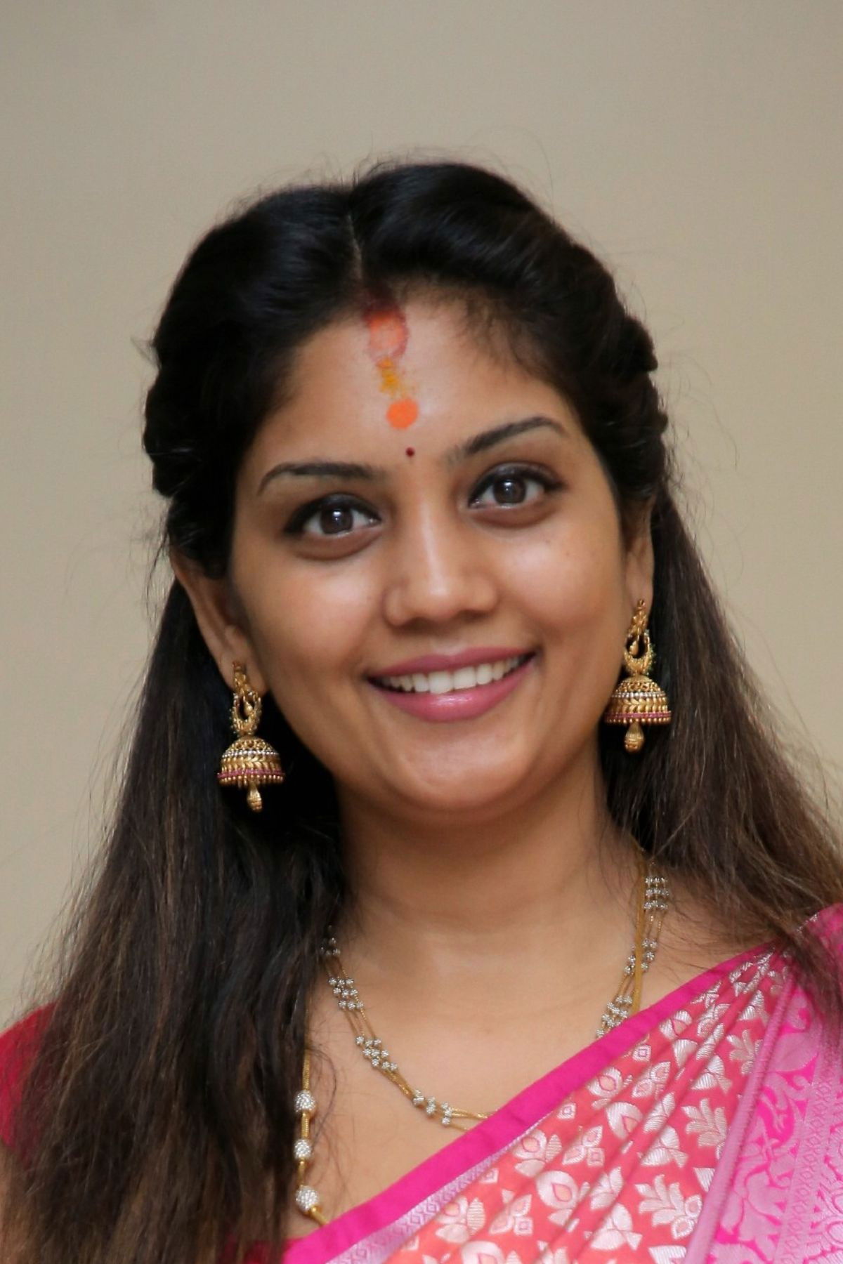 et billede af Karuna Bhushan