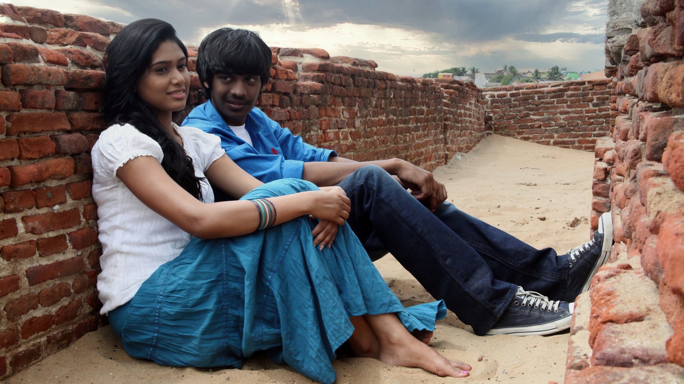 ஆதலால் காதல் செய்வீர் (2013)